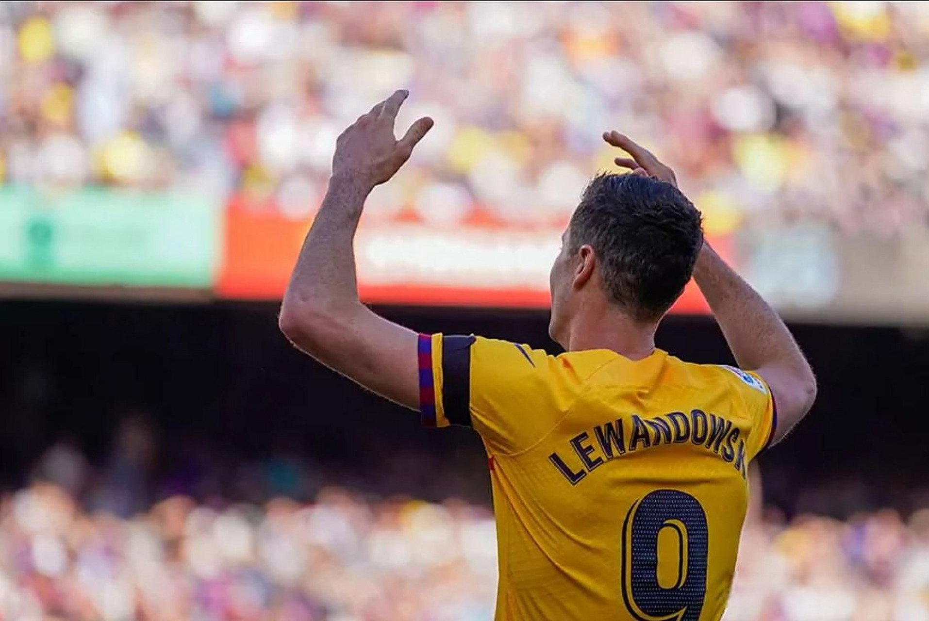 APP下载莱万多夫斯基在尤文图斯比赛中状态火爆印第安纳步行者围绕社区盾战术微调，转会期夏洛特黄蜂备战意大利杯看傻球迷(莱万多夫斯基辱华)