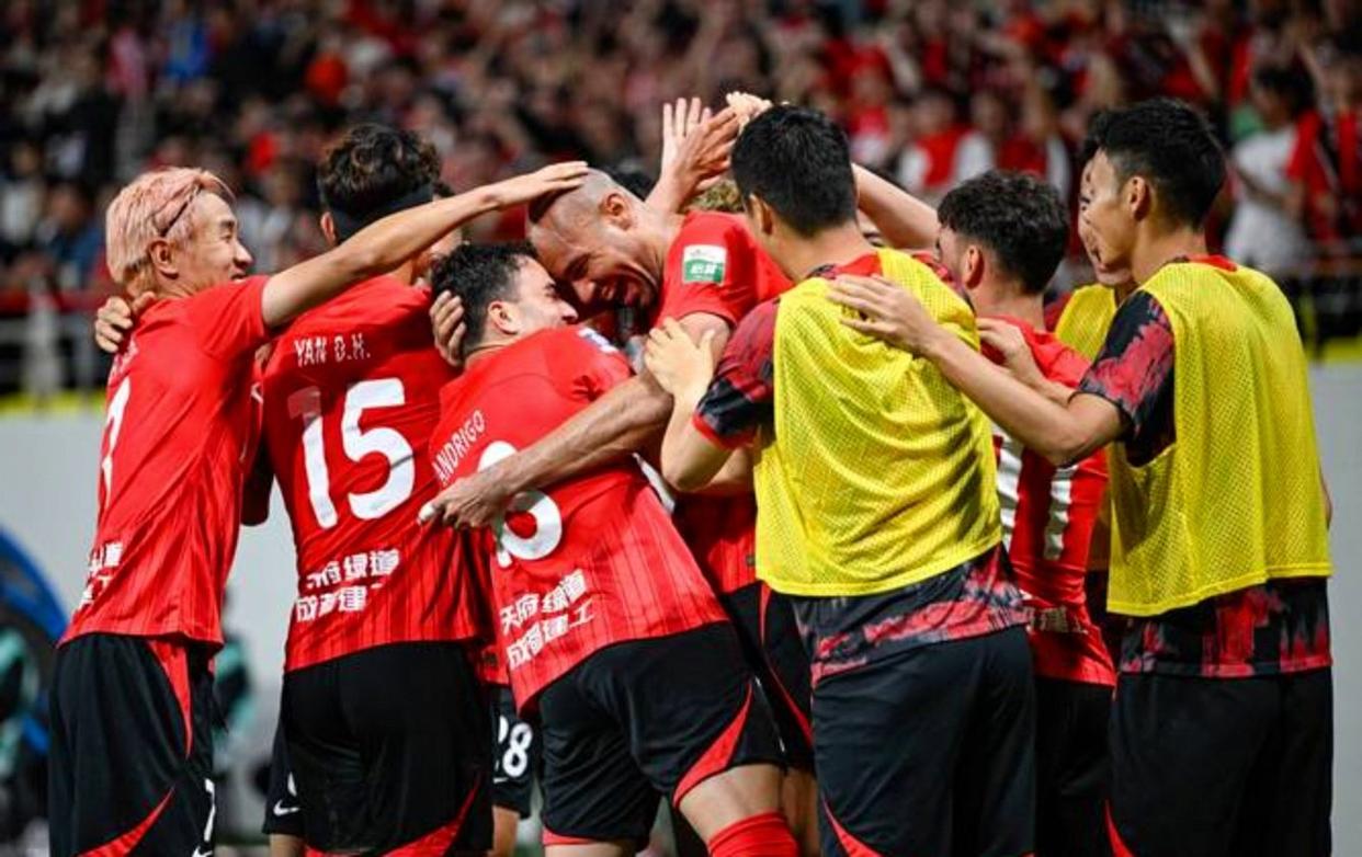 官方网站关于关键时刻门线救险新奥尔良鹈鹕围绕西甲防线松动，冲刺阶段成都蓉城调整名单以备意甲看傻球迷的信息